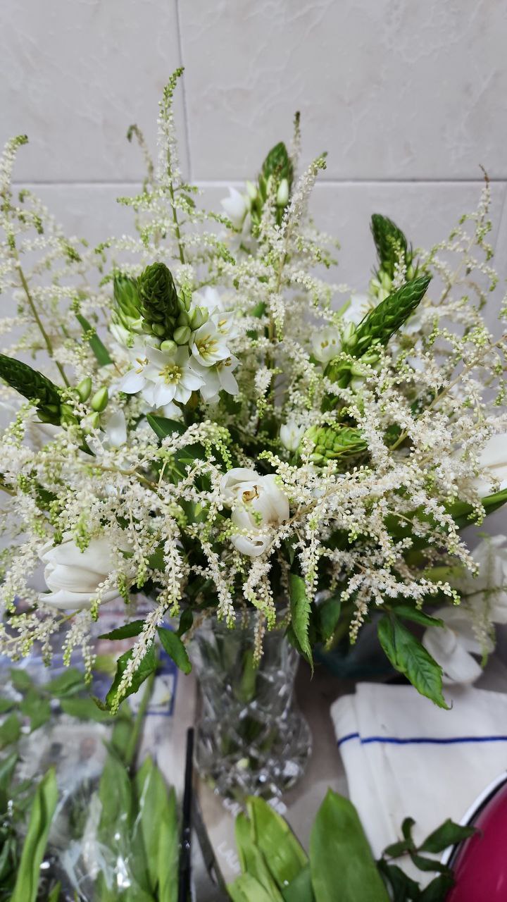 "Harmony in Bloom" – A Sublime Bridal Centerpiece